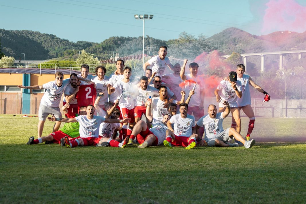 Intervista ai protagonisti del Capannori Calcio, neo promosso in 2^Categoria Intervista ai protagonisti del Capannori Calcio, neo promosso in 2^Categoria