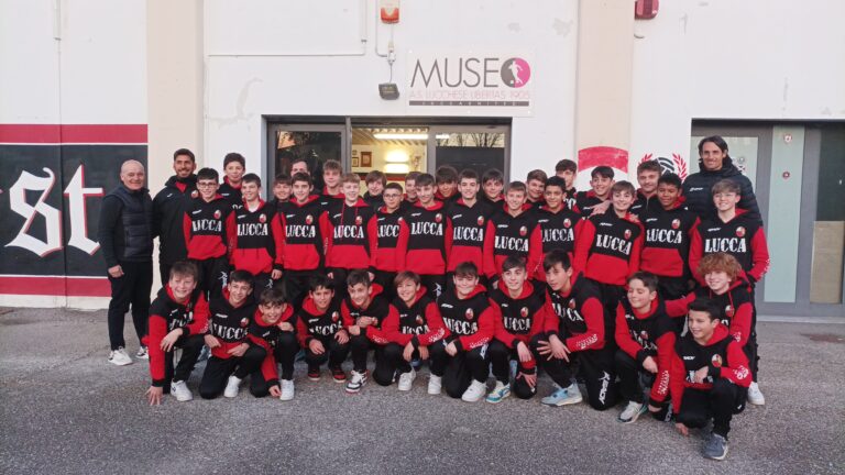 I ragazzi del 2010 della Lucchese Academy in visita al Museo di Lucca United
