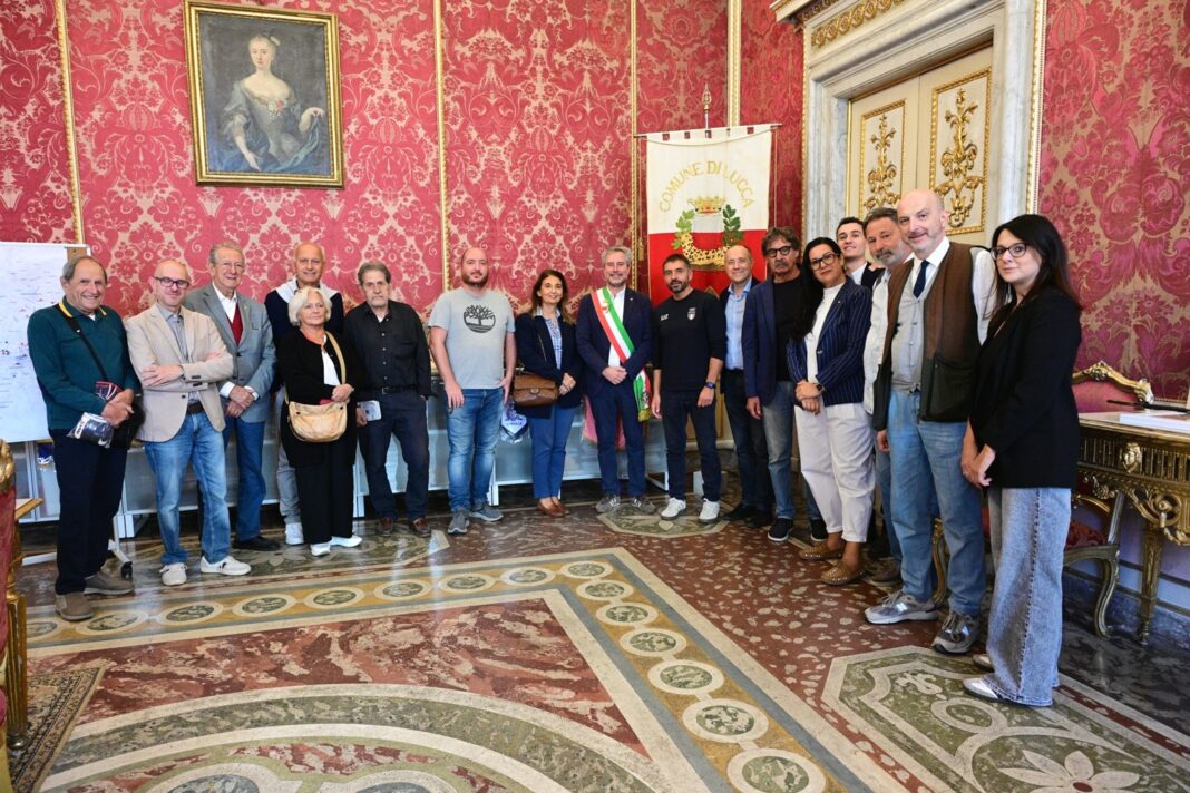 IL SINDACO PARDINI ACCOGLIE RICCARDO BERGAMINI: DA LUCCA ALL’HIMALAYA, VERSO L’AMA DABLAM IL SINDACO PARDINI ACCOGLIE RICCARDO BERGAMINI: DA LUCCA ALL’HIMALAYA, VERSO L’AMA DABLAM