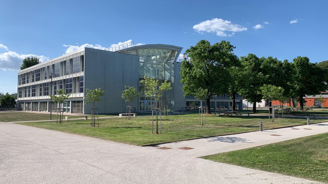 SCUOLA IMT, CAMERA DI COMMERCIO DELLA TOSCANA NORD-OVEST E FONDAZIONE LIT INSIEME PER AIUTARE LE IMPRESE A INNOVARE SCUOLA IMT, CAMERA DI COMMERCIO DELLA TOSCANA NORD-OVEST E FONDAZIONE LIT INSIEME PER AIUTARE LE IMPRESE A INNOVARE