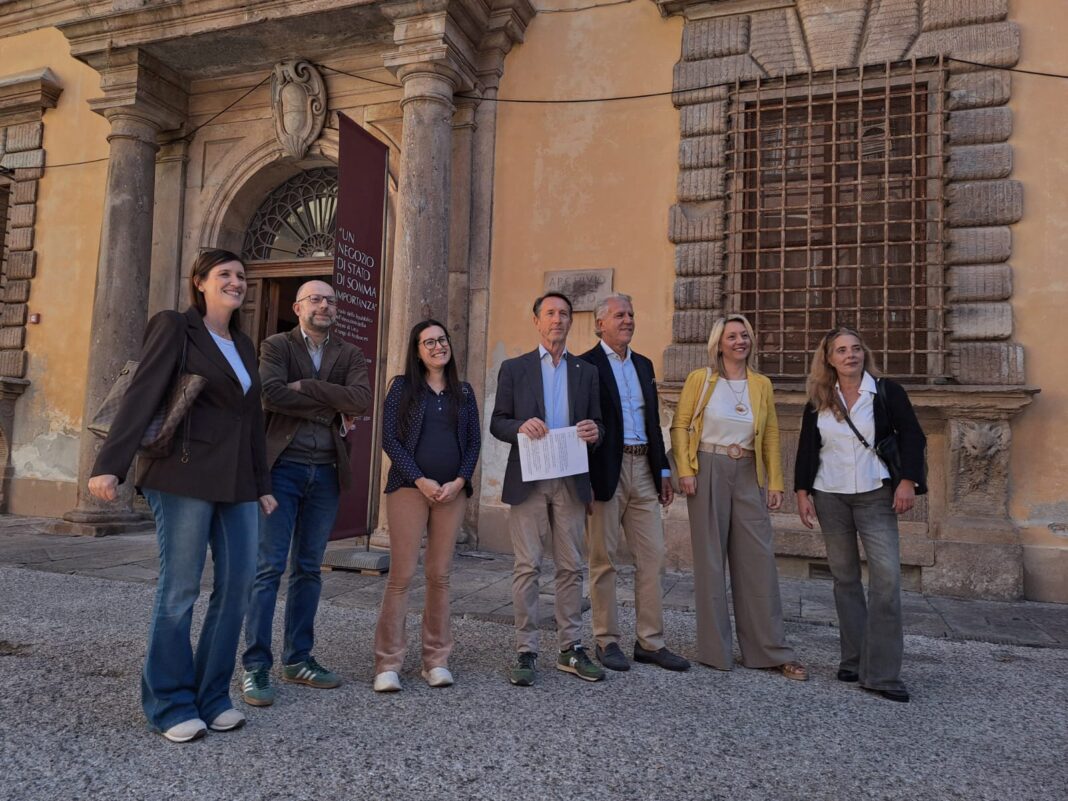 Lucca scelta dalle grandi produzioni televisive internazionali: il 15 ottobre esce su Netflix “The Diplomat” Lucca scelta dalle grandi produzioni televisive internazionali: il 15 ottobre esce su Netflix “The Diplomat”